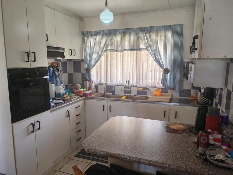 3 Bedroom Property for Sale in Sandbaai Western Cape
